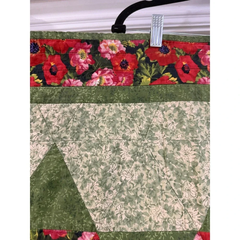Handmade Floral Poppy Quilt One Block Wonder Hexagon Throw Green Red 54x63